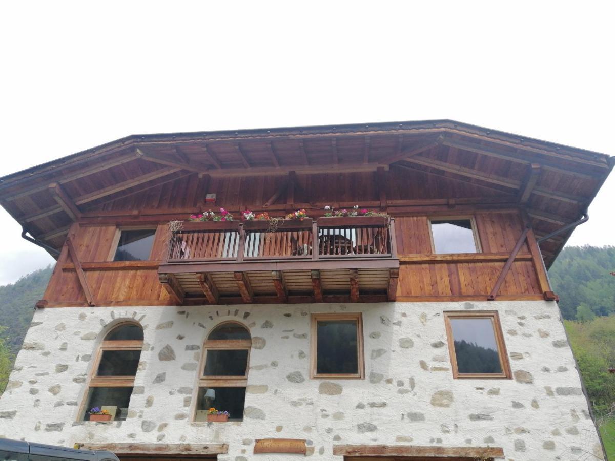 Pracorno di RabbiMas Dei Bati住宿加早餐旅馆 外观 照片